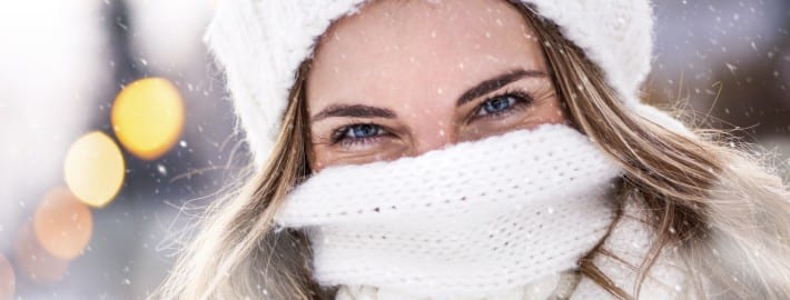 How do your eyes react in the cold?